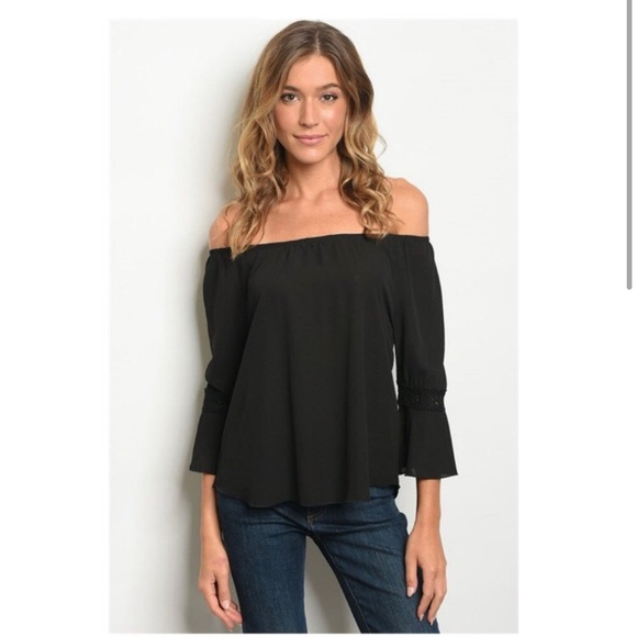 LLK Tops - 🎉LAST ONE🎉Off shoulder black blouse